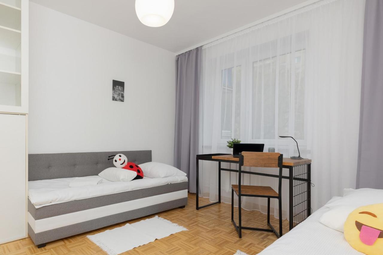Family Apartment Bogatynska Bemowo By Noclegi Renters Warschau Exterior foto